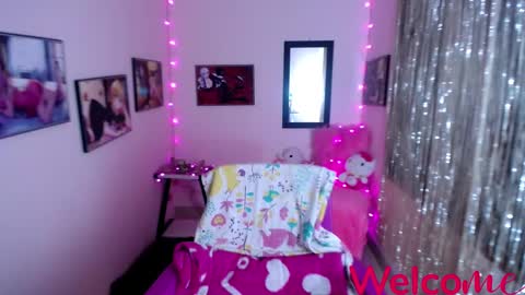 Leandra online show from February 2025 06:22:01 PM