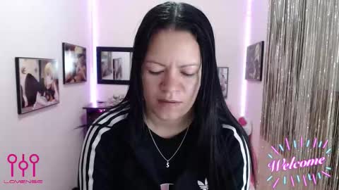 Leandra online show from October 2025 01:48:02 PM