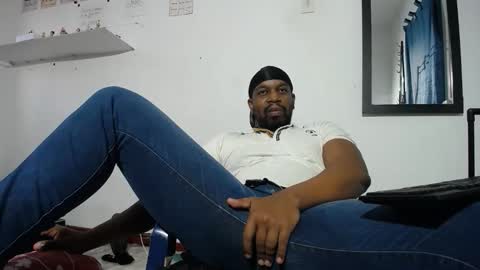 Snapshot of leandrohurtado69 chatting on May 2026 10:28:01 PM Latino hot online show from May 2026 10:28:01 PM