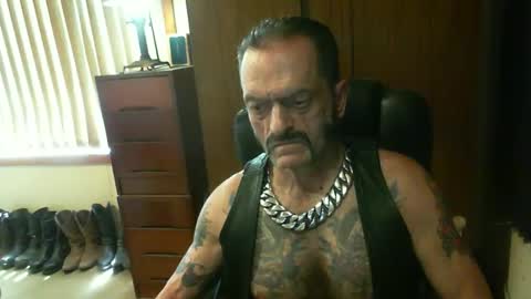 Snapshot of leathergreaser chatting on December 2024 03:19:01 AM leathergreaser online show from December 2024 03:19:01 AM