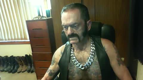 Snapshot of leathergreaser chatting on December 2024 07:43:02 PM leathergreaser online show from December 2024 07:43:02 PM
