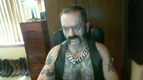 Snapshot of leathergreaser chatting on December 2024 03:28:02 AM leathergreaser online show from December 2024 03:28:02 AM