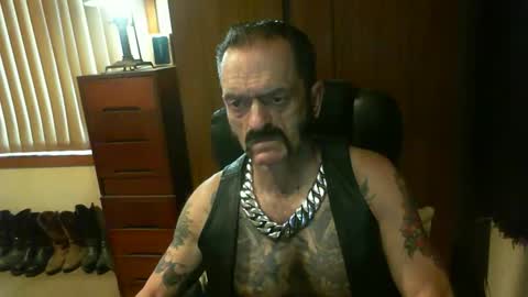 Snapshot of leathergreaser chatting on December 2024 09:49:02 PM leathergreaser online show from December 2024 09:49:02 PM