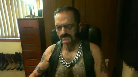Snapshot of leathergreaser chatting on December 2024 08:14:02 PM leathergreaser online show from December 2024 08:14:02 PM