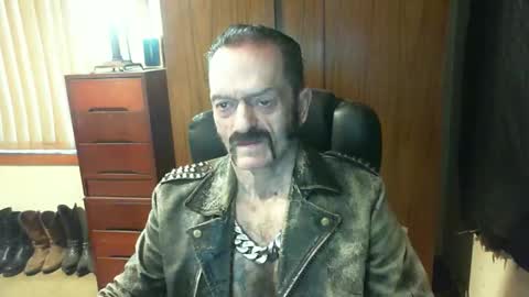 Snapshot of leathergreaser chatting on December 2024 07:07:02 PM leathergreaser online show from December 2024 07:07:02 PM