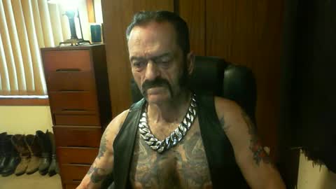 Snapshot of leathergreaser chatting on December 2024 07:39:02 PM leathergreaser online show from December 2024 07:39:02 PM