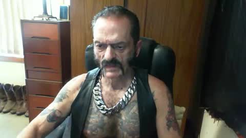 Snapshot of leathergreaser chatting on January 2025 02:20:01 AM leathergreaser online show from January 2025 02:20:01 AM