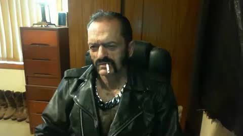 Snapshot of leathergreaser chatting on January 2025 10:34:01 PM leathergreaser online show from January 2025 10:34:01 PM