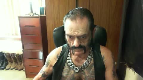 Snapshot of leathergreaser chatting on January 2025 06:24:02 AM leathergreaser online show from January 2025 06:24:02 AM