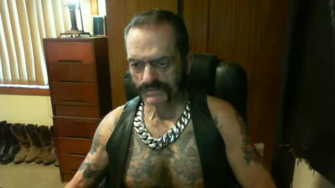 Snapshot of leathergreaser chatting on January 2025 08:49:02 PM leathergreaser online show from January 2025 08:49:02 PM