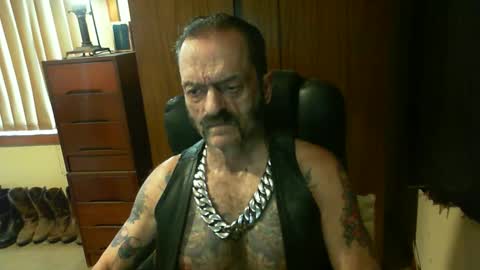 Snapshot of leathergreaser chatting on February 2025 12:11:01 AM leathergreaser online show from February 2025 12:11:01 AM