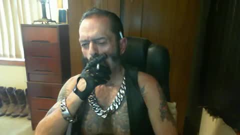 Snapshot of leathergreaser chatting on February 2025 02:49:01 AM leathergreaser online show from February 2025 02:49:01 AM