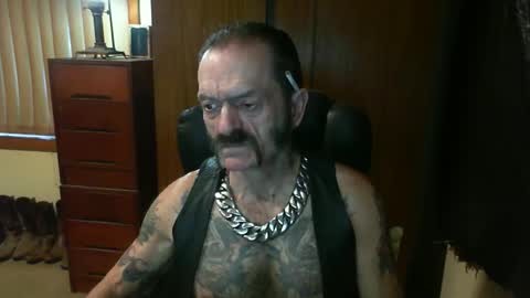 Snapshot of leathergreaser chatting on February 2025 08:10:01 PM leathergreaser online show from February 2025 08:10:01 PM