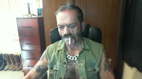 Snapshot of leathergreaser chatting on February 2025 05:33:01 AM leathergreaser online show from February 2025 05:33:01 AM