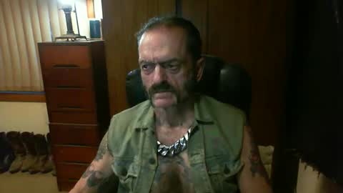 Snapshot of leathergreaser chatting on February 2025 08:38:01 AM leathergreaser online show from February 2025 08:38:01 AM