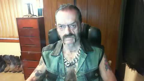 Snapshot of leathergreaser chatting on February 2025 08:58:02 PM leathergreaser online show from February 2025 08:58:02 PM