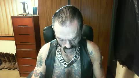 Snapshot of leathergreaser chatting on March 2025 05:47:01 PM leathergreaser online show from March 2025 05:47:01 PM