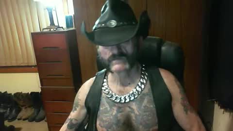 Snapshot of leathergreaser chatting on September 2025 12:17:02 PM leathergreaser online show from September 2025 12:17:02 PM