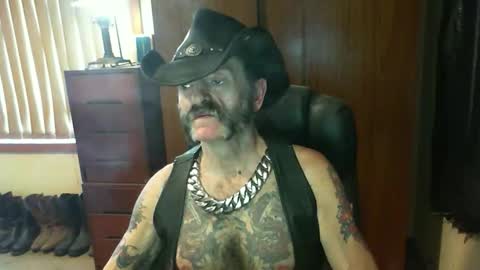 Snapshot of leathergreaser chatting on September 2025 02:04:02 AM leathergreaser online show from September 2025 02:04:02 AM