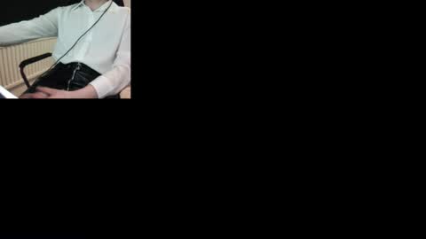 Snapshot of leatheryslut chatting on February 2025 02:07:02 AM Leatheryslut online show from February 2025 02:07:02 AM