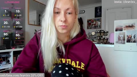 LeaVixx online show from December 2024 11:41:01 AM