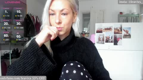 LeaVixx online show from December 2024 11:07:01 AM