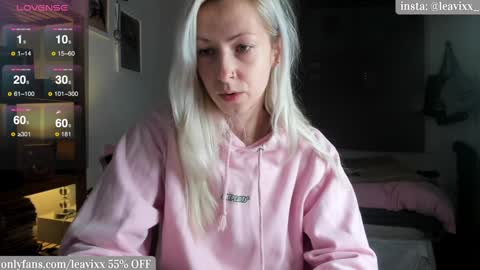 LeaVixx online show from December 2024 04:11:01 PM