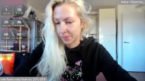 LeaVixx online show from October 2025 02:02:02 PM