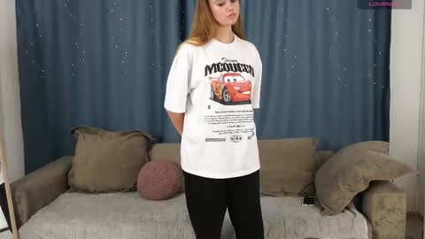 Snapshot of leecapella chatting on October 2025 10:34:02 AM Lina online show from October 2025 10:34:02 AM