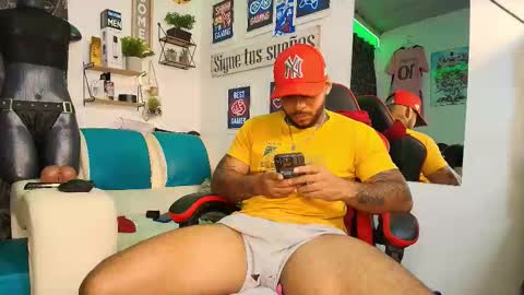 leenar_key online show from December 2025 03:06:01 PM