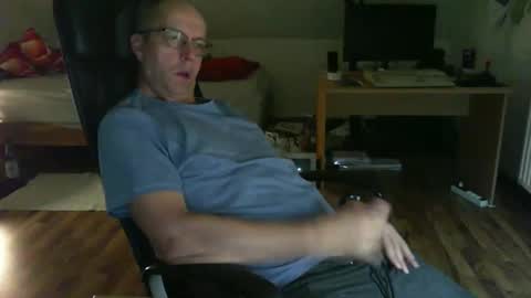 Snapshot of lefti27 chatting on December 2024 10:47:02 PM Dave online show from December 2024 10:47:02 PM