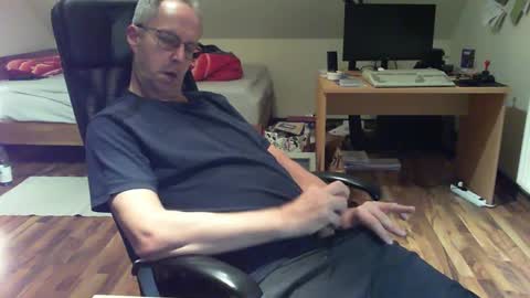 Snapshot of lefti27 chatting on December 2024 11:41:02 PM Dave online show from December 2024 11:41:02 PM