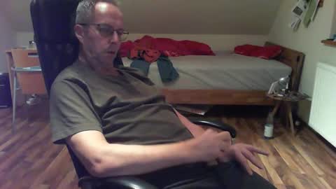 Snapshot of lefti27 chatting on December 2024 11:29:01 PM Dave online show from December 2024 11:29:01 PM