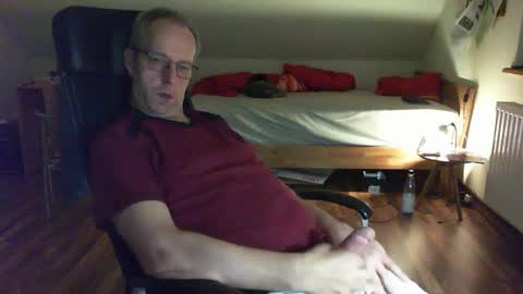 Snapshot of lefti27 chatting on January 2025 12:52:02 AM Dave online show from January 2025 12:52:02 AM