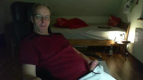 Snapshot of lefti27 chatting on January 2025 12:38:02 AM Dave online show from January 2025 12:38:02 AM