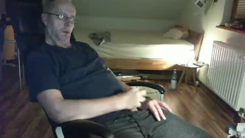 Snapshot of lefti27 chatting on January 2025 11:08:01 PM Dave online show from January 2025 11:08:01 PM