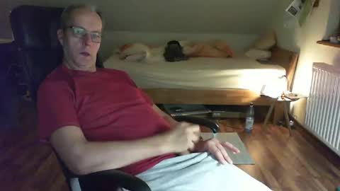 Snapshot of lefti27 chatting on February 2025 11:28:02 PM Dave online show from February 2025 11:28:02 PM