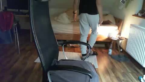 Snapshot of lefti27 chatting on February 2025 11:57:01 PM Dave online show from February 2025 11:57:01 PM