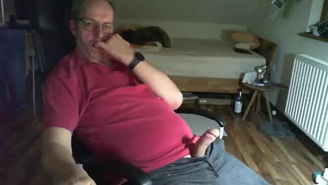 Snapshot of lefti27 chatting on February 2025 11:03:01 PM Dave online show from February 2025 11:03:01 PM