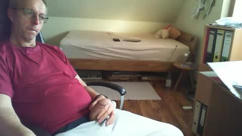 Snapshot of lefti27 chatting on March 2025 03:24:02 PM Dave online show from March 2025 03:24:02 PM