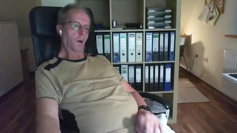 Snapshot of lefti27 chatting on September 2025 10:34:01 PM Dave online show from September 2025 10:34:01 PM