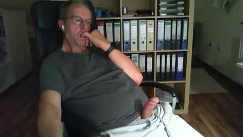 Snapshot of lefti27 chatting on September 2025 09:51:01 PM Dave online show from September 2025 09:51:01 PM