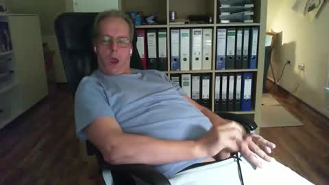 Snapshot of lefti27 chatting on September 2025 08:47:01 PM Dave online show from September 2025 08:47:01 PM