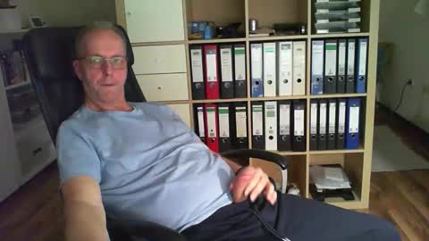 Snapshot of lefti27 chatting on October 2025 04:27:02 PM Dave online show from October 2025 04:27:02 PM