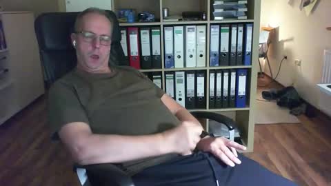 Snapshot of lefti27 chatting on October 2025 09:16:01 PM Dave online show from October 2025 09:16:01 PM