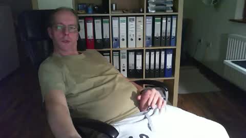 Snapshot of lefti27 chatting on December 2025 01:33:02 AM Dave online show from December 2025 01:33:02 AM