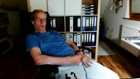 Snapshot of lefti27 chatting on May 2026 10:38:02 PM Dave online show from May 2026 10:38:02 PM