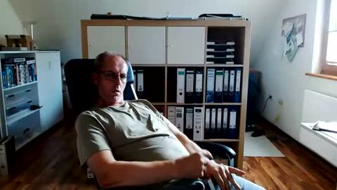 Snapshot of lefti27 chatting on June 2026 03:20:02 PM Dave online show from June 2026 03:20:02 PM