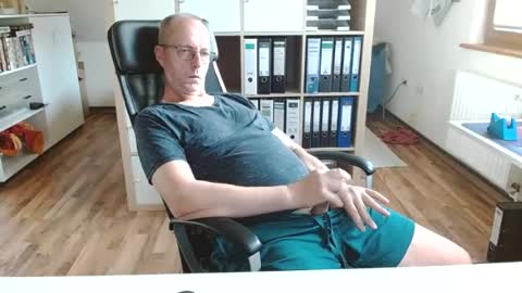Snapshot of lefti27 chatting on July 2026 06:16:02 PM Dave online show from July 2026 06:16:02 PM