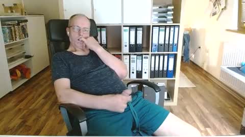 Snapshot of lefti27 chatting on July 2026 09:43:02 PM Dave online show from July 2026 09:43:02 PM
